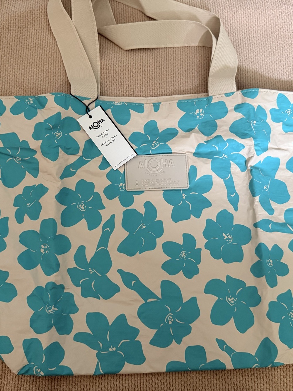 NWT Aloha Collection Daytripper Tote Teal Puakenikeni & Cream